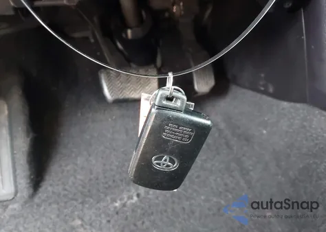 2017 Toyota Rav4 Xle из США, поврежденный, VIN 2T3RFREVXHW669012